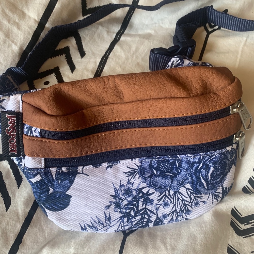 Jansport Blue and White Floral Fanny Pack